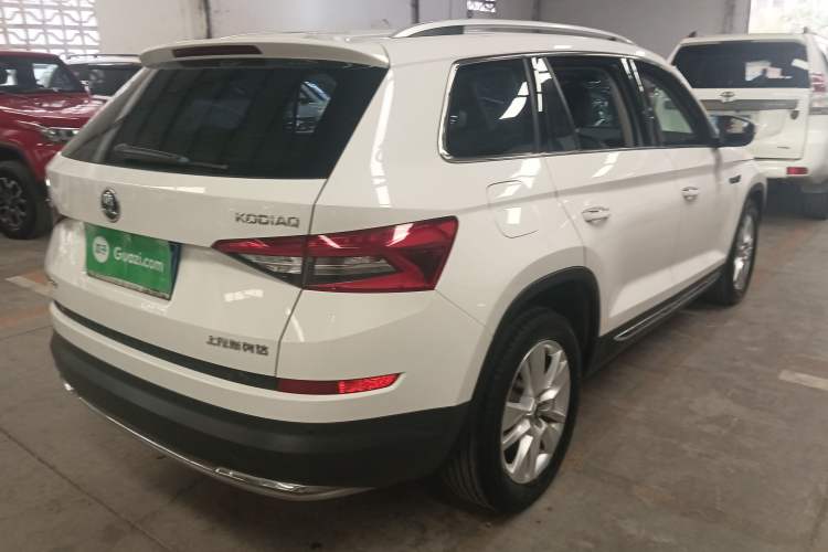 Used Skoda Kodiaq 2018 Facelifted TSI330 5-Seater Two-Wheel-Drive Luxury Enjoyment Edition Rear Right 45 Deg