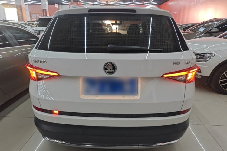 Used Skoda Kodiaq 2018 Facelifted TSI330 5-Seater Two-Wheel-Drive Luxury Enjoyment Edition Rear
