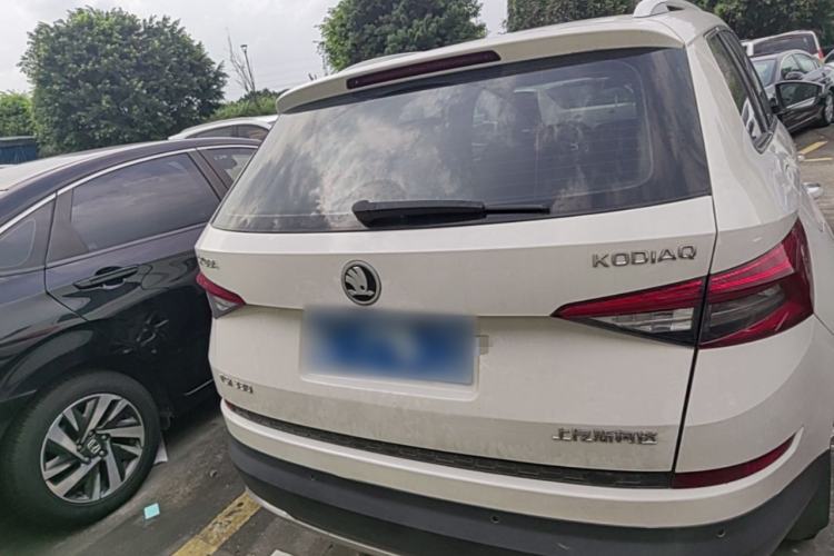 Used Skoda Kodiaq 2018 Facelifted TSI330 5-Seater Two-Wheel-Drive Luxury Enjoyment Edition Rear
