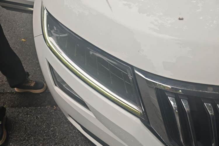Used Skoda Kodiaq 2018 Restyled TSI330 7-Seater Two-Wheel Drive Luxury Enjoyment Edition Right Front Headlight