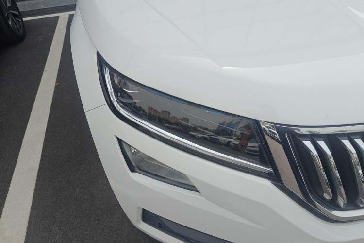 Used Skoda Kodiaq 2018 TSI330 7-Seater Two-Wheel-Drive Luxury Enjoyment Edition Right Front Headlight