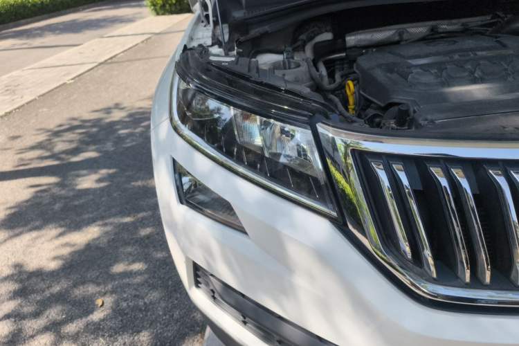 Used Skoda Kodiaq 2018 Facelifted TSI330 5-Seater Two-Wheel-Drive Comfort Edition Right Front Headlight