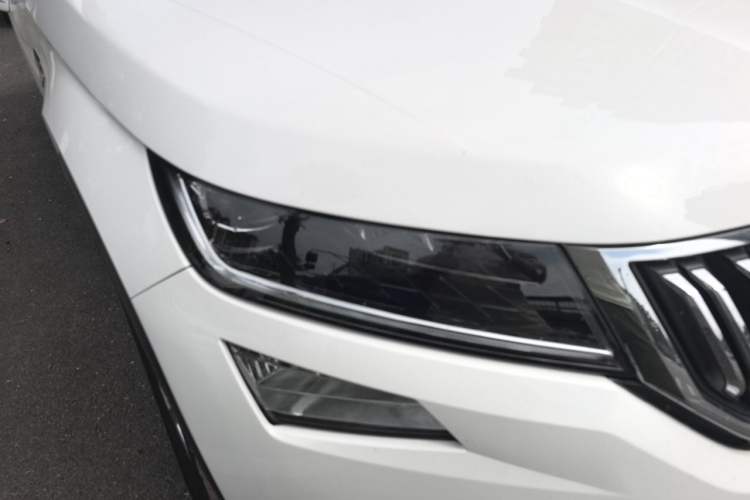 Used Skoda Kodiaq 2018 Facelifted TSI330 5-Seater Two-Wheel-Drive Luxury Enjoyment Edition Right Front Headlight