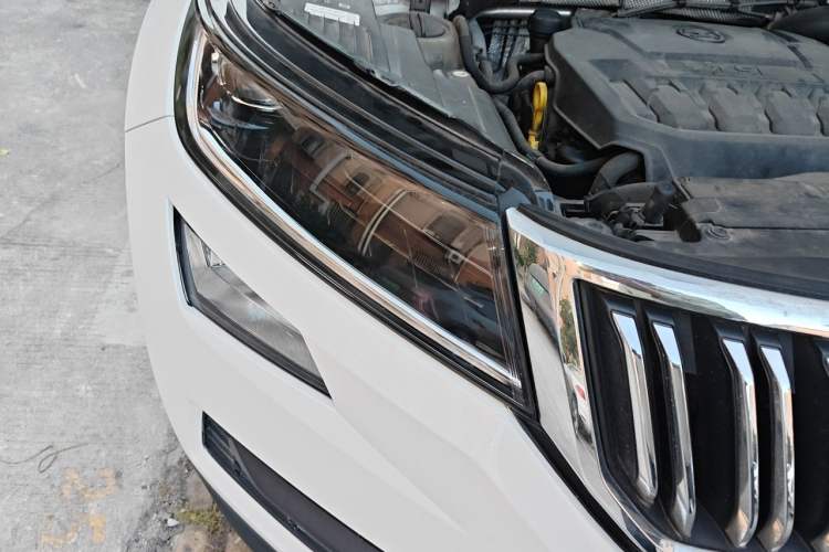 Used Skoda Kodiaq 2018 Facelifted TSI330 5-Seater Two-Wheel-Drive Luxury Enjoyment Edition Right Front Headlight