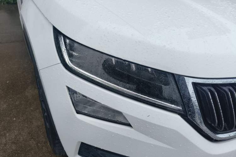 Used Skoda Kodiaq 2018 TSI380 7-Seater Four-Wheel-Drive Flagship Edition Right Front Headlight
