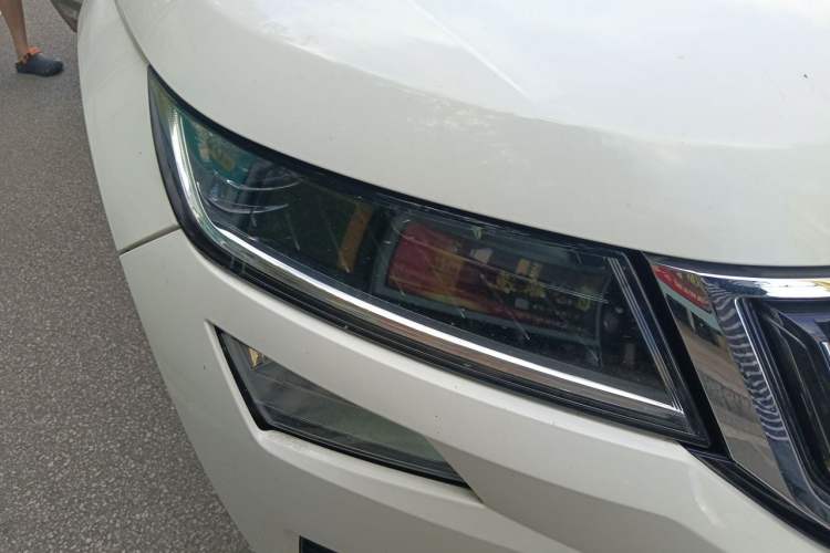 Used Skoda Kodiaq 2018 TSI380 7-Seater Four-Wheel-Drive Flagship Edition Right Front Headlight