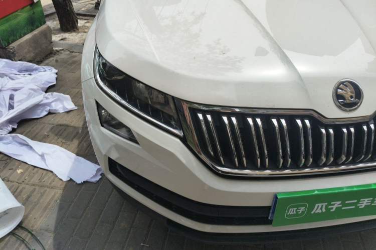 Used Skoda Kodiaq 2018 Facelifted TSI330 5-Seater Two-Wheel-Drive Comfort Edition Right Front Headlight