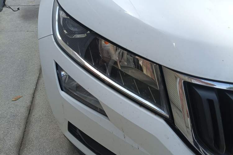 Used Skoda Kodiaq 2018 Facelifted TSI330 5-Seater Two-Wheel-Drive Standard Edition Right Front Headlight