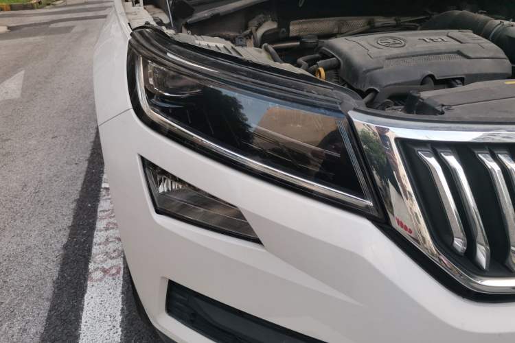 Used Skoda Kodiaq 2018 TSI330 5-Seater Two-Wheel Drive Comfort Edition Right Front Headlight