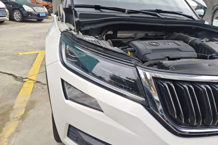 Used Skoda Kodiaq 2018 TSI380 7-Seater Four-Wheel-Drive Flagship Edition Right Front Headlight
