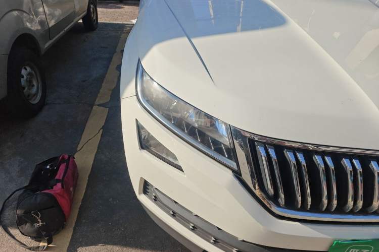 Used Skoda Kodiaq 2018 Facelifted TSI330 5-Seater Two-Wheel-Drive Comfort Edition Right Front Headlight