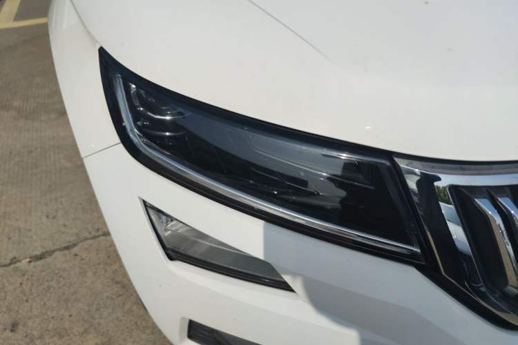 Used Skoda Kodiaq 2018 TSI330 5-Seater Two-Wheel-Drive Luxury Enjoyment Edition Right Front Headlight