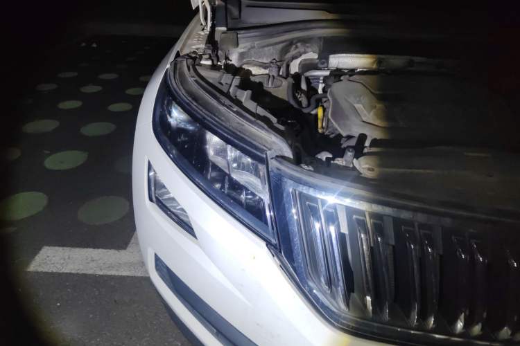 Used Skoda Kodiaq 2018 Facelifted TSI330 5-Seater Two-Wheel-Drive Comfort Edition Right Front Headlight