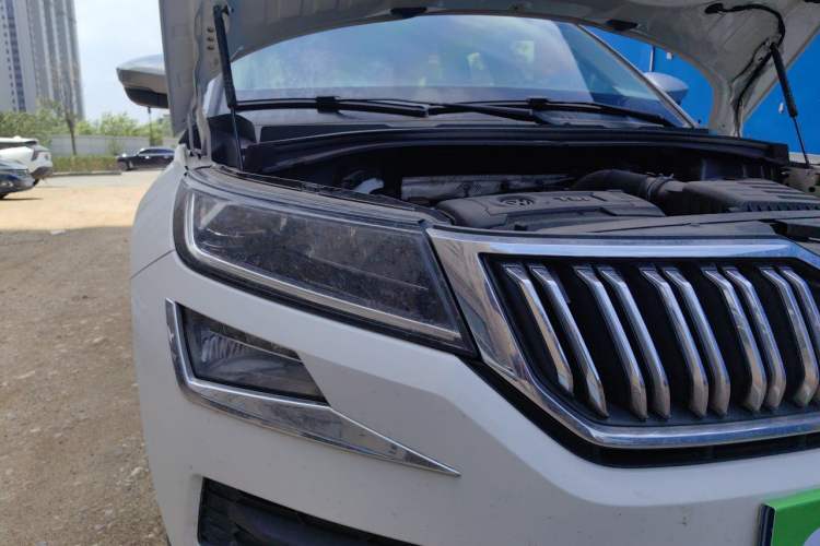 Used Skoda Kodiaq 2018 TSI330 5-Seater Two-Wheel-Drive Luxury Enjoyment Edition Right Front Headlight