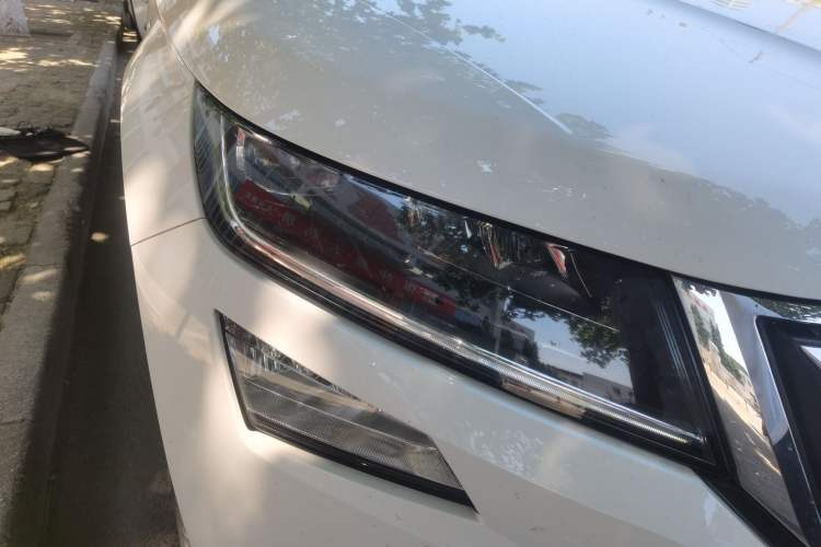 Used Skoda Kodiaq 2018 Facelifted TSI330 5-Seater Two-Wheel-Drive Luxury Enjoyment Edition Right Front Headlight