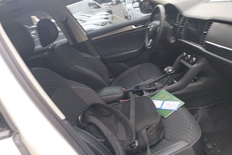 Used Skoda Kodiaq 2018 Facelifted TSI330 5-Seater Two-Wheel-Drive Comfort Edition Right Front Seat