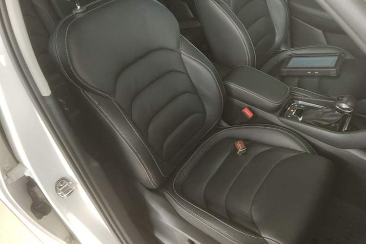 Used Skoda Kodiaq 2018 Restyled TSI330 7-Seater Two-Wheel Drive Luxury Tech Edition Right Front Seat