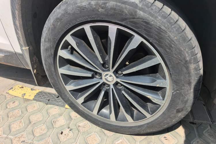 Used Skoda Kodiaq 2018 Facelifted TSI330 5-Seater Two-Wheel-Drive Comfort Edition Right Front Wheel Hub