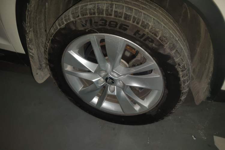 Used Skoda Kodiaq 2018 Facelifted TSI330 5-Seater Two-Wheel-Drive Luxury Enjoyment Edition Right Front Wheel Hub