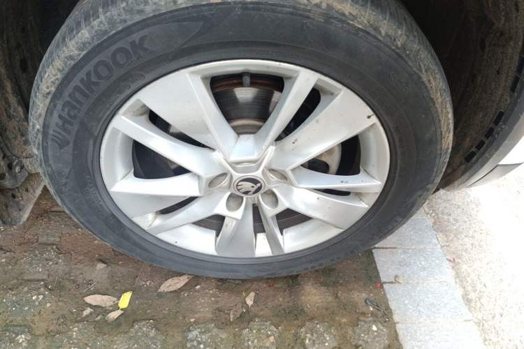 Used Skoda Kodiaq 2018 Facelifted TSI330 5-Seater Two-Wheel-Drive Luxury Enjoyment Edition Right Front Wheel Hub