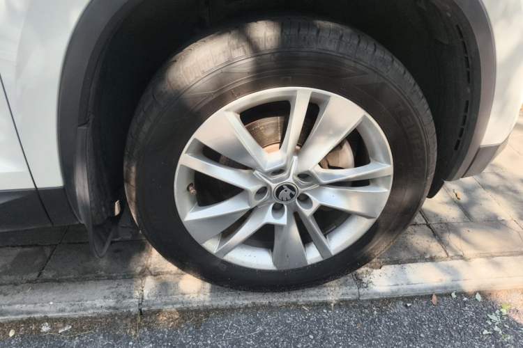 Used Skoda Kodiaq 2018 Facelifted TSI330 5-Seater Two-Wheel-Drive Comfort Edition Right Front Wheel Hub