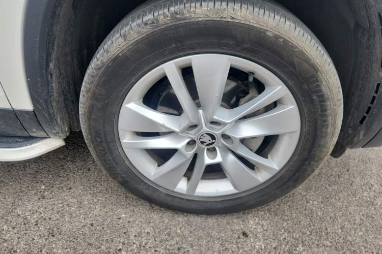 Used Skoda Kodiaq 2018 Facelifted TSI330 5-Seater Two-Wheel-Drive Comfort Edition Right Front Wheel Hub