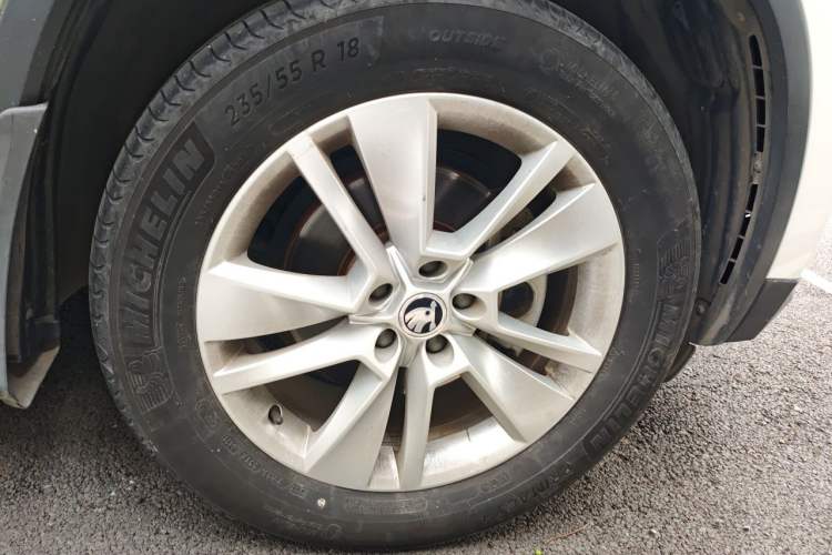 Used Skoda Kodiaq 2018 Facelifted TSI330 5-Seater Two-Wheel-Drive Luxury Edition Right Front Wheel Hub