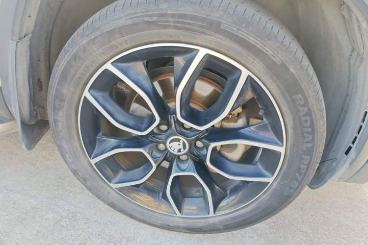 Used Skoda Kodiaq 2018 TSI330 7-Seater Two-Wheel-Drive Luxury Enjoyment Edition Right Front Wheel Hub