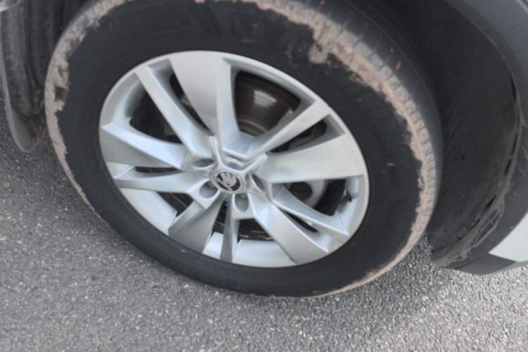 Used Skoda Kodiaq 2018 Facelifted TSI330 5-Seater Two-Wheel-Drive Luxury Enjoyment Edition Right Front Wheel Hub