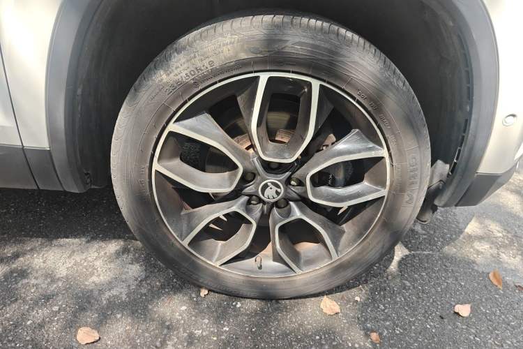 Used Skoda Kodiaq 2018 TSI380 7-Seater Four-Wheel-Drive Flagship Edition Right Front Wheel Hub