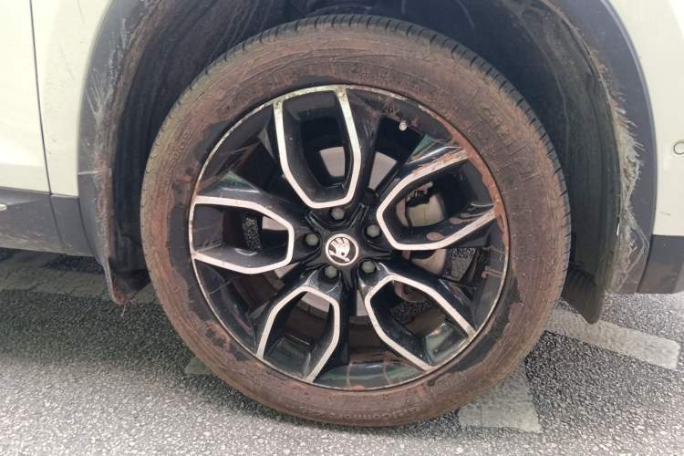 Used Skoda Kodiaq 2018 TSI380 7-Seater Four-Wheel-Drive Flagship Edition Right Front Wheel Hub
