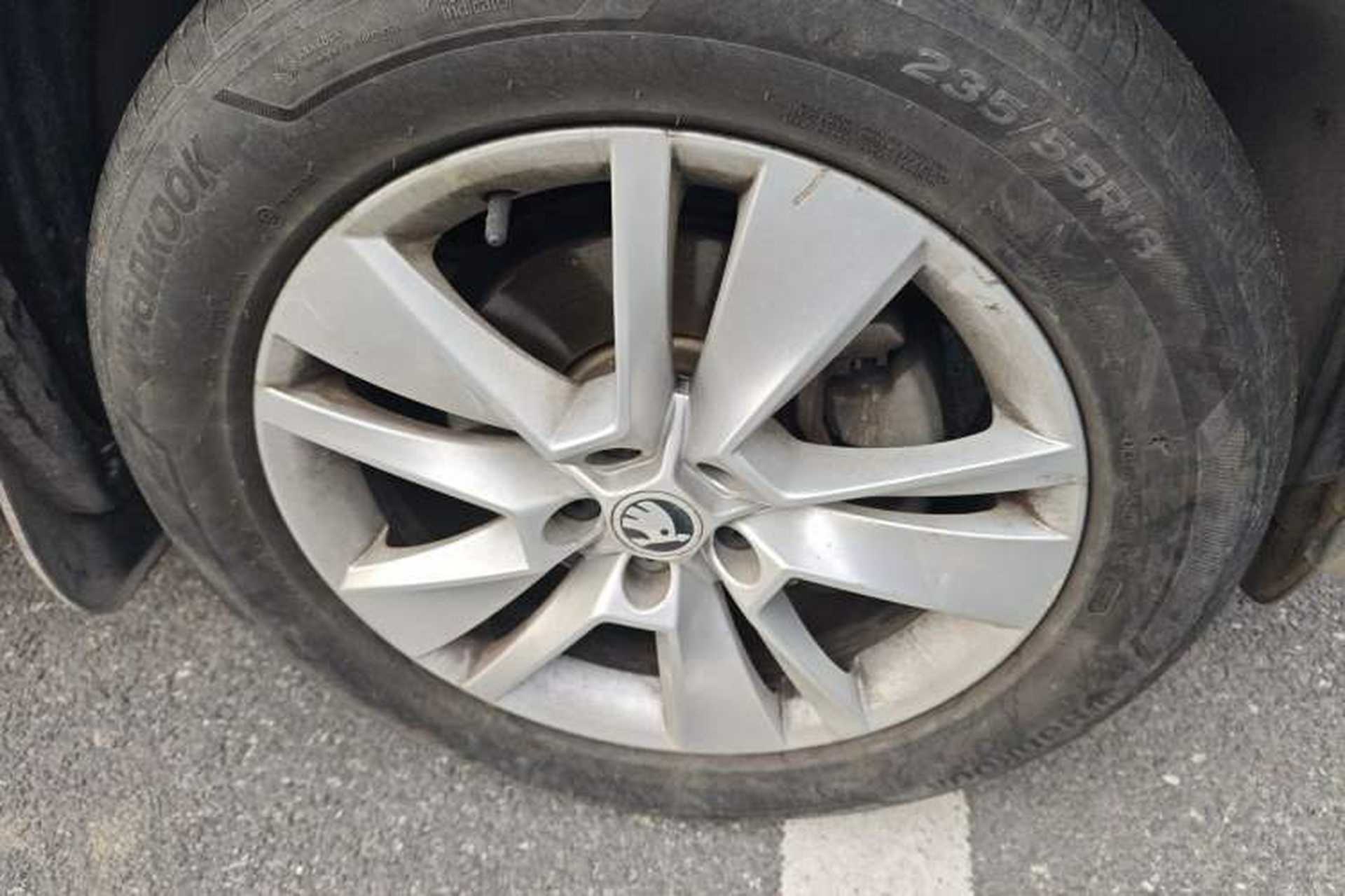 Used Skoda Kodiaq 2018 Facelifted TSI330 5-Seater Two-Wheel-Drive Luxury Enjoyment Edition Right Front Wheel Hub