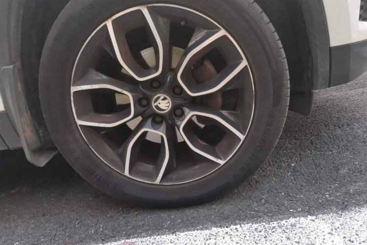 Used Skoda Kodiaq 2018 TSI330 5-Seater Two-Wheel Drive Comfort Edition Right Front Wheel Hub