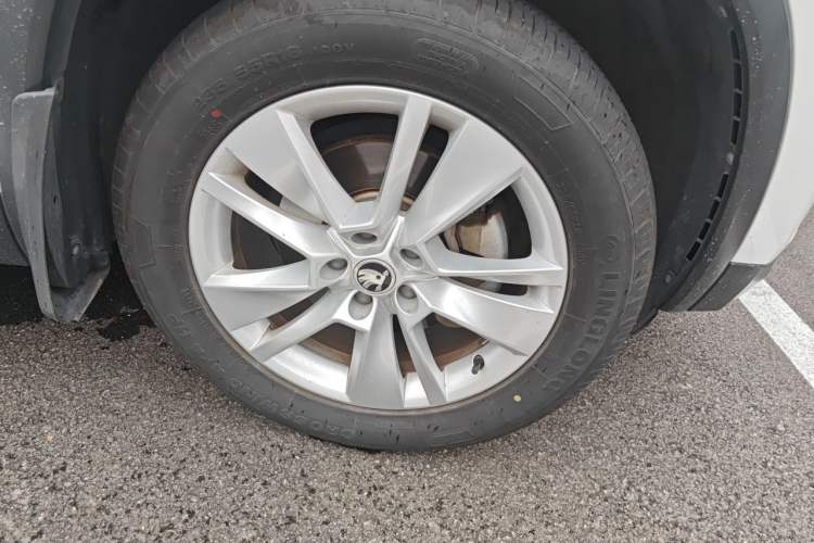 Used Skoda Kodiaq 2018 Facelifted TSI330 5-Seater Two-Wheel-Drive Comfort Edition Right Front Wheel Hub