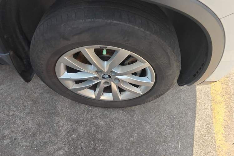 Used Skoda Kodiaq 2018 Facelifted TSI330 5-Seater Two-Wheel-Drive Comfort Edition Right Front Wheel Hub