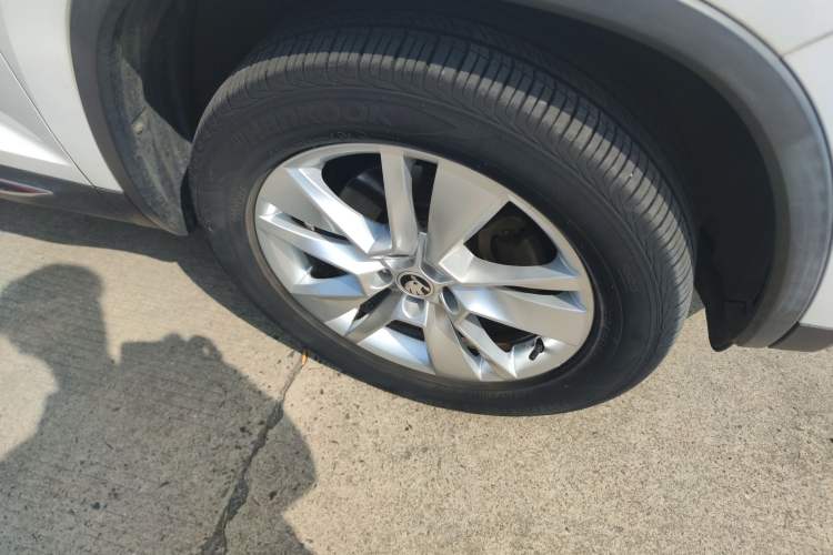 Used Skoda Kodiaq 2018 TSI330 5-Seater Two-Wheel-Drive Luxury Enjoyment Edition Right Front Wheel Hub