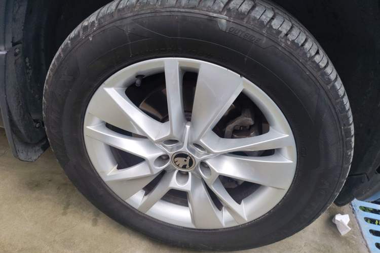 Used Skoda Kodiaq 2018 Facelifted TSI330 5-Seater Two-Wheel-Drive Luxury Enjoyment Edition Right Front Wheel Hub