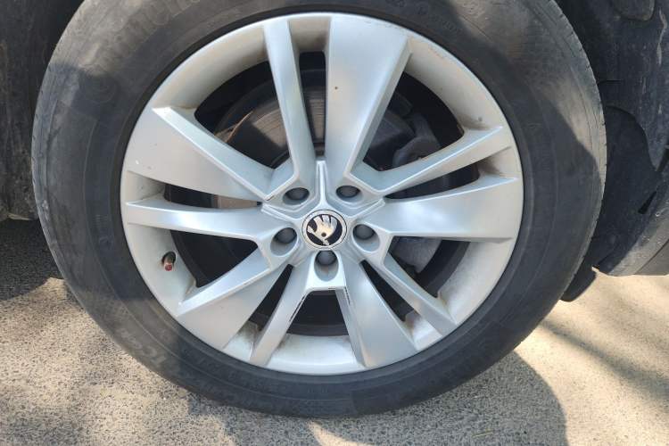 Used Skoda Kodiaq 2018 Facelifted TSI330 5-Seater Two-Wheel-Drive Luxury Enjoyment Edition Right Front Wheel Hub