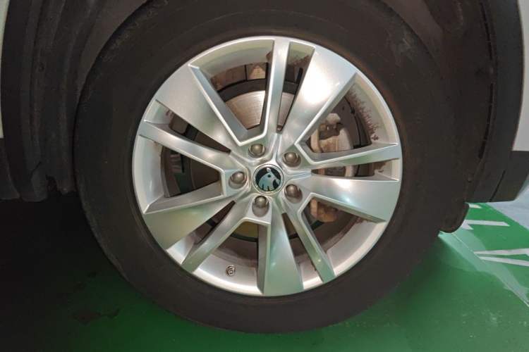 Used Skoda Kodiaq 2018 Facelifted TSI330 5-Seater Two-Wheel-Drive Luxury Enjoyment Edition Right Front Wheel Hub
