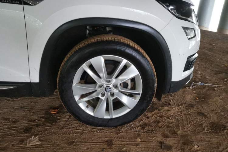Used Skoda Kodiaq 2018 Facelifted TSI330 5-Seater Two-Wheel-Drive Luxury Enjoyment Edition Right Front Wheel Hub
