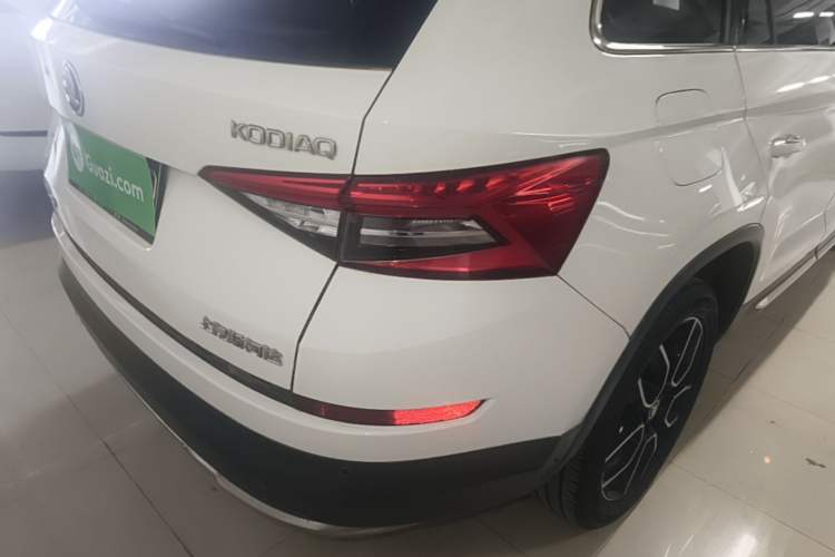 Used Skoda Kodiaq 2018 TSI380 7-Seater Four-Wheel-Drive Flagship Edition Right Rear Taillight
