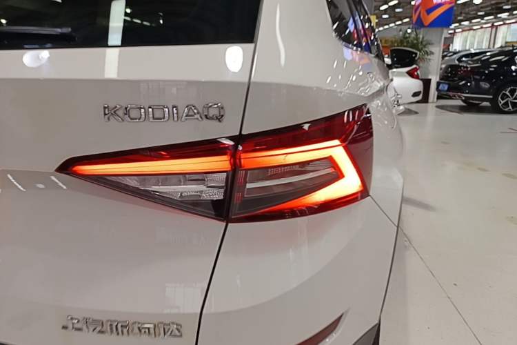 Used Skoda Kodiaq 2018 Facelifted TSI330 5-Seater Two-Wheel-Drive Luxury Enjoyment Edition Right Rear Taillight
