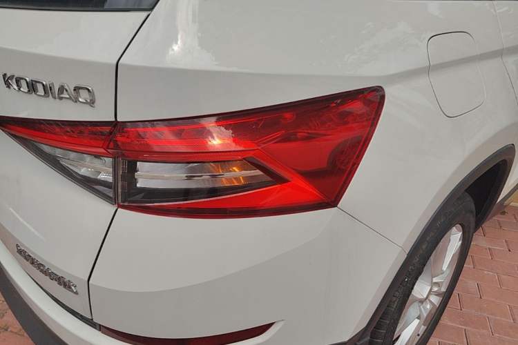 Used Skoda Kodiaq 2018 Facelifted TSI330 5-Seater Two-Wheel-Drive Luxury Edition Right Rear Taillight