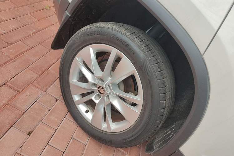 Used Skoda Kodiaq 2018 Facelifted TSI330 5-Seater Two-Wheel-Drive Luxury Edition Right Rear Wheel Hub