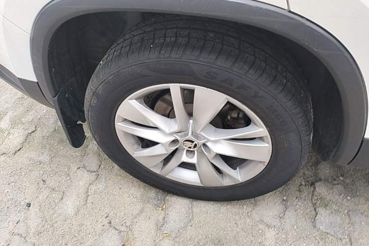 Used Skoda Kodiaq 2018 Facelifted TSI330 5-Seater Two-Wheel-Drive Comfort Edition Right Rear Wheel Hub