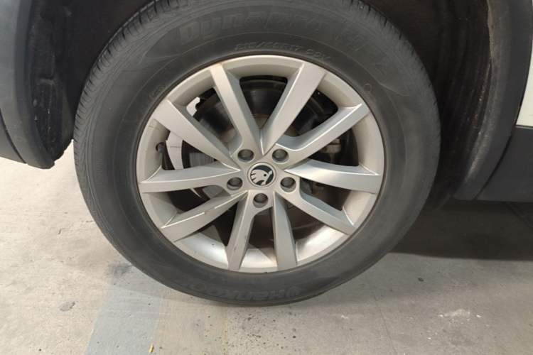 Used Skoda Kodiaq 2018 Facelifted TSI330 5-Seater Two-Wheel-Drive Comfort Edition Right Rear Wheel Hub