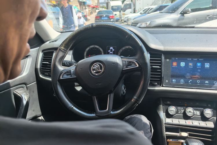 Used Skoda Kodiaq 2018 Facelifted TSI330 5-Seater Two-Wheel-Drive Comfort Edition Steering Wheel