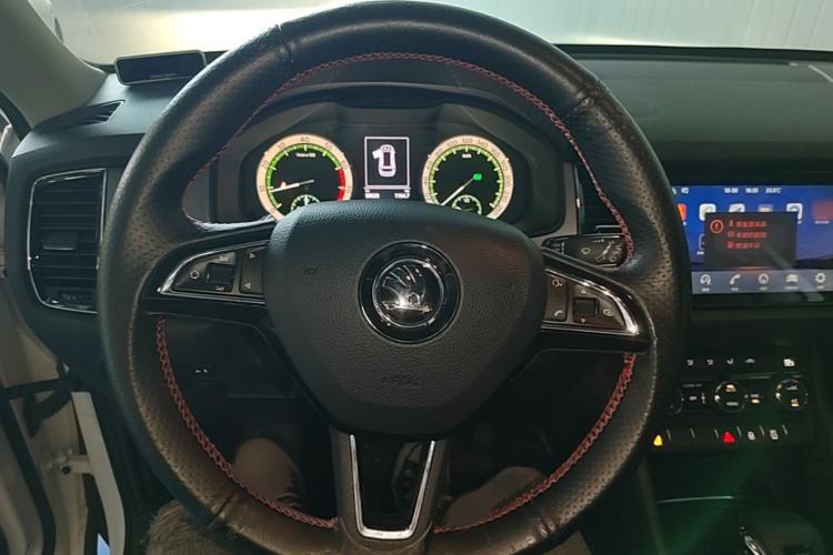 Used Skoda Kodiaq 2018 Facelifted TSI330 5-Seater Two-Wheel-Drive Comfort Edition Steering Wheel