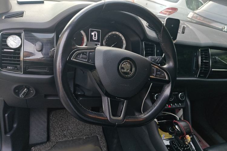 Used Skoda Kodiaq 2018 Facelifted TSI330 5-Seater Two-Wheel-Drive Luxury Enjoyment Edition Steering Wheel