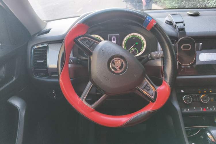 Used Skoda Kodiaq 2018 Facelifted TSI330 5-Seater Two-Wheel-Drive Comfort Edition Steering Wheel